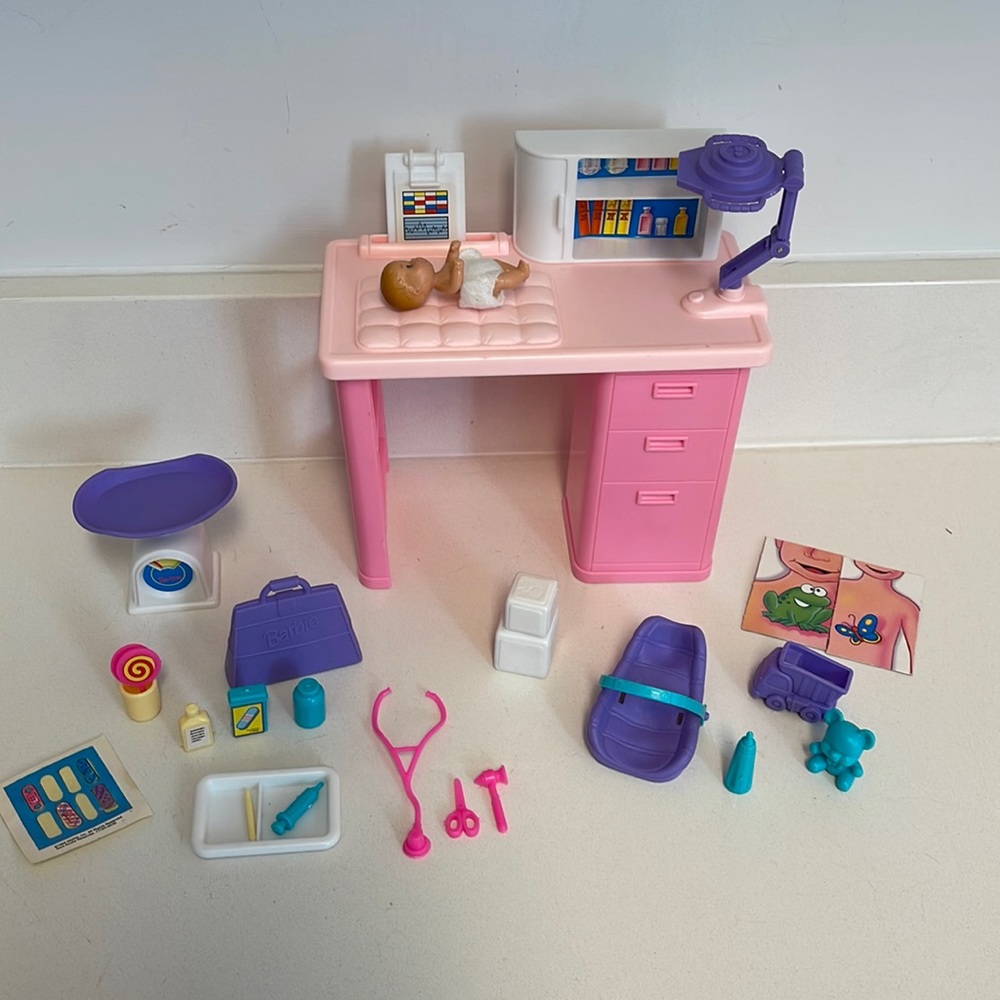 1995 Barbie doll So Much To Do Baby Care Center